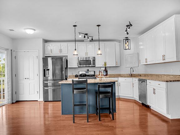 5th image of 2289 Kew Gardens Dr