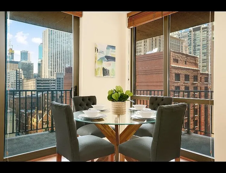635 N Dearborn St #1806 — Photo 2