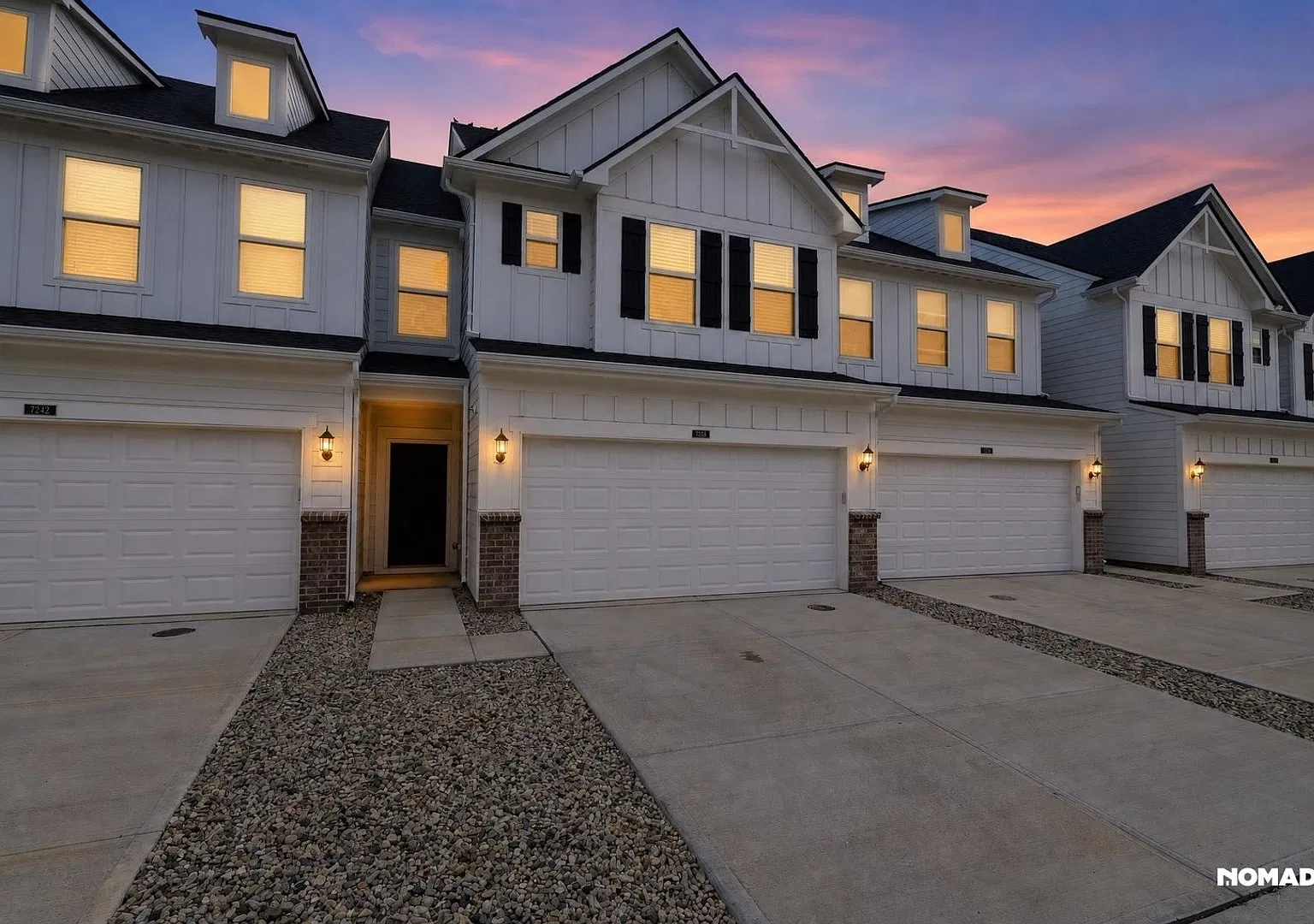 3 bed | 2.5 bath | 1883 sq ft | Townhome — Photo 2