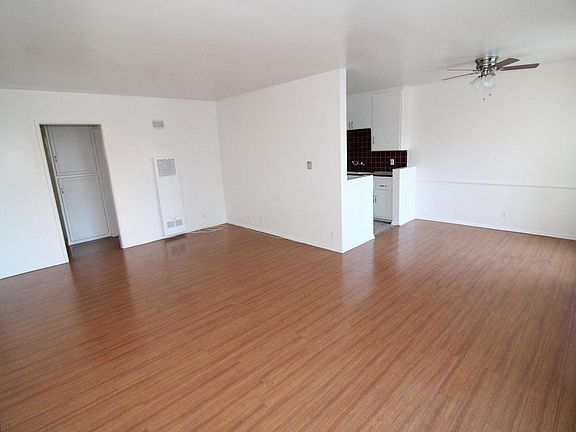 3rd image of 1720 N Harvard Blvd APT 19