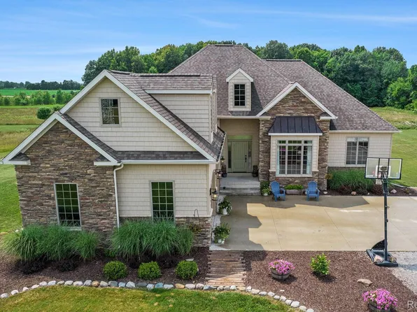 2251 Nichols Rd, Flushing, MI 48433