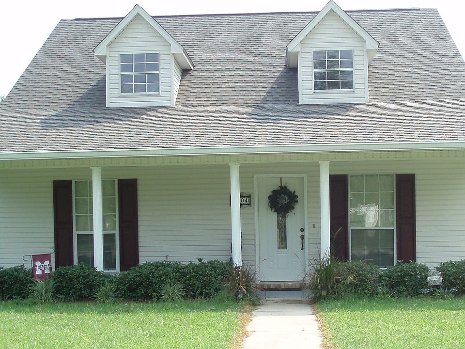 1st image of 1704 White Oak Ln