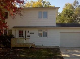 4529 Walker St NE, Cedar Rapids, IA 52402