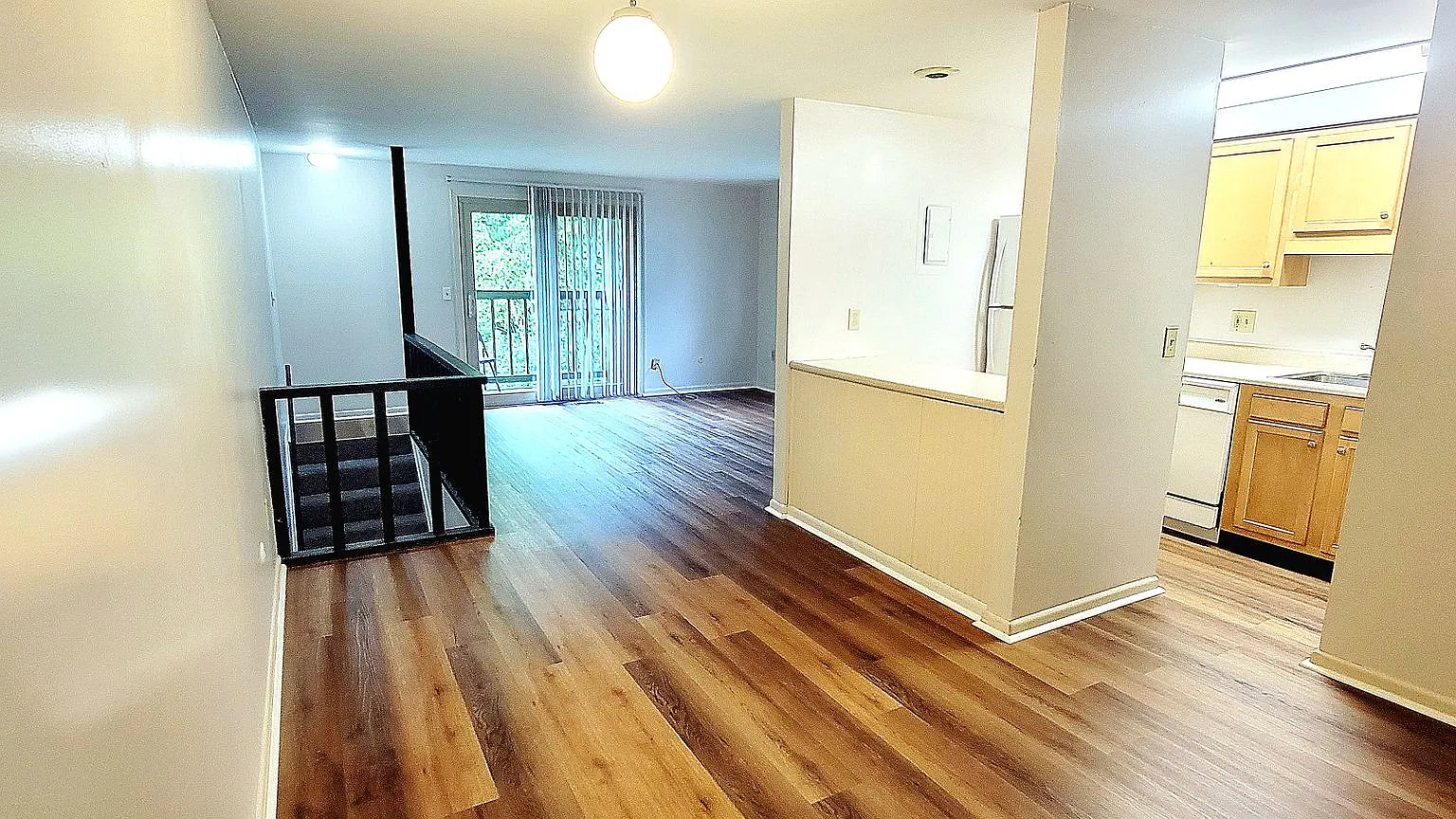 2022 Summit St. — Photo 4