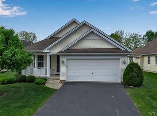 50 French Oaks Ln, East Amherst, NY 14051