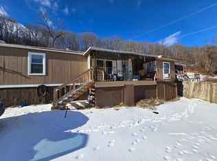 299 Dunloup Creek Rd, Mount Hope, WV 25880