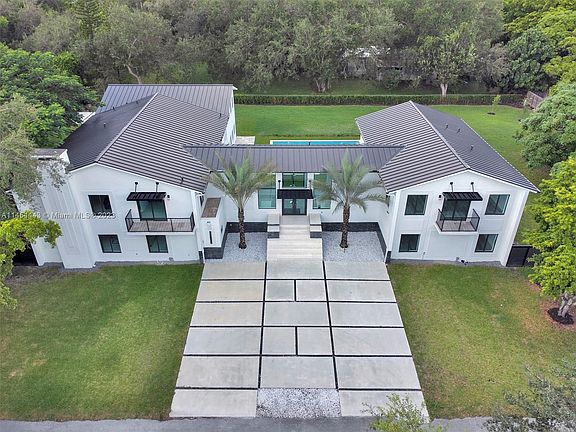 3rd image of 11530 SW 84th Ave