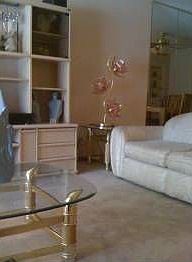 3rd image of 909 E Kenilworth Ave Unit 222