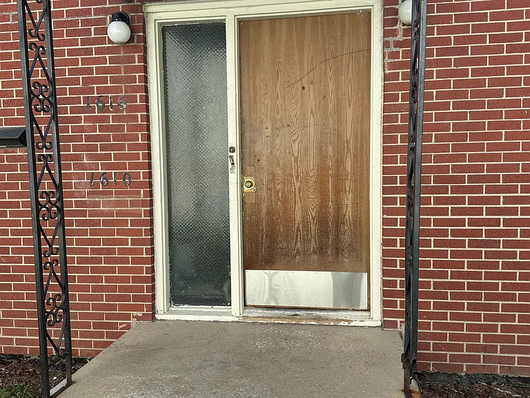 1610 Washington St — Photo 9