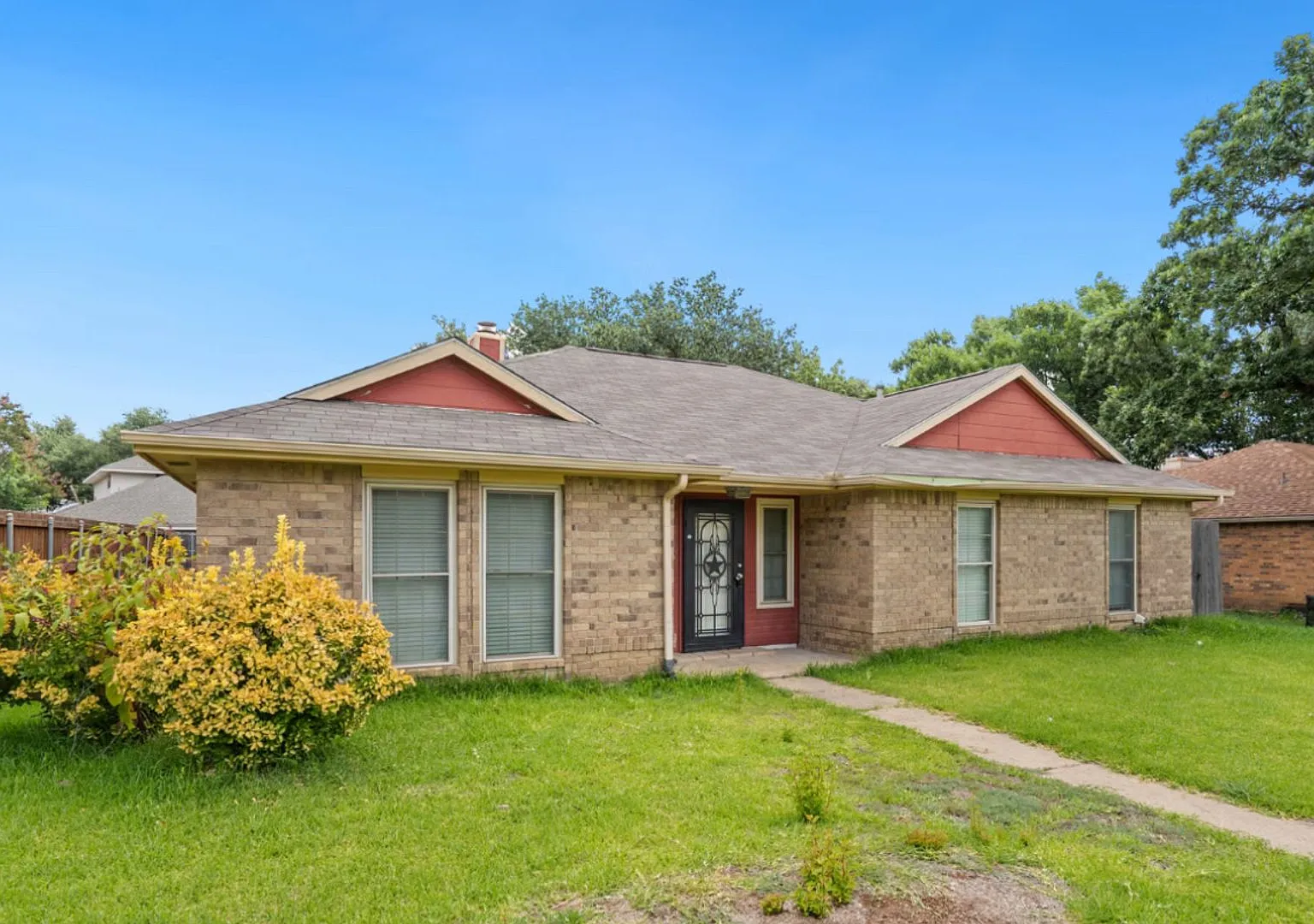 Great Plano 3/2/2 ready for immediate move in — Photo 1