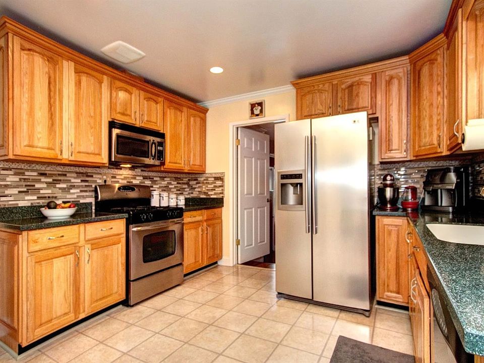 1st image of 717 Coakley Dr