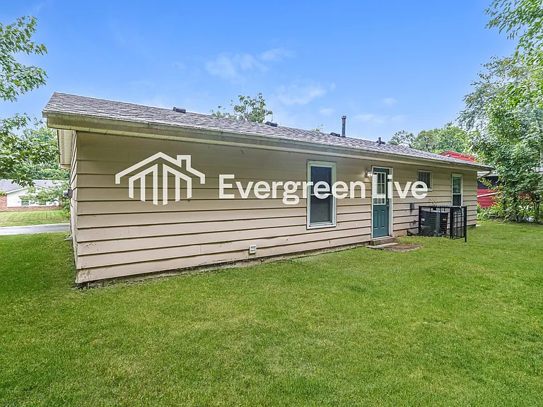 12055 Spalding Dr — Photo 15