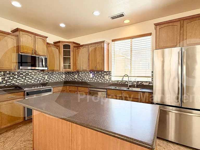 1195 E Gail Dr — Photo 14