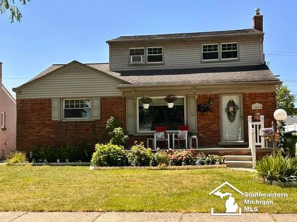 15450 Churchill St, Southgate, MI 48195