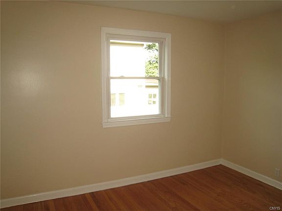 5th image of 108 Rosita St
