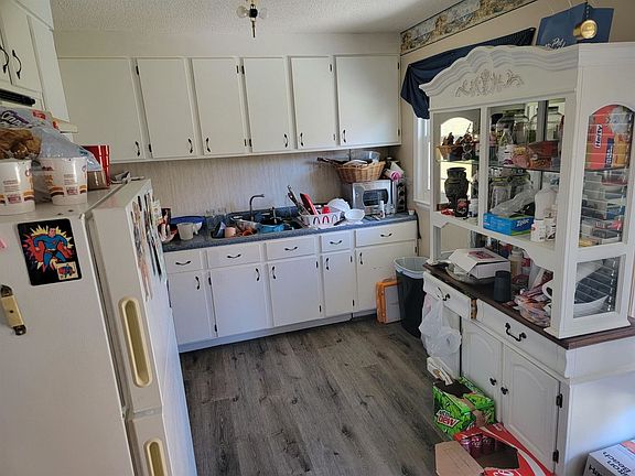 5th image of 1306 Campbell Cres
