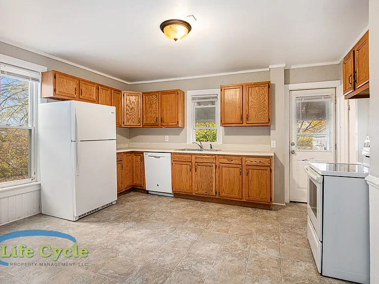 940 McReynolds Ave NW #2 — Photo 9