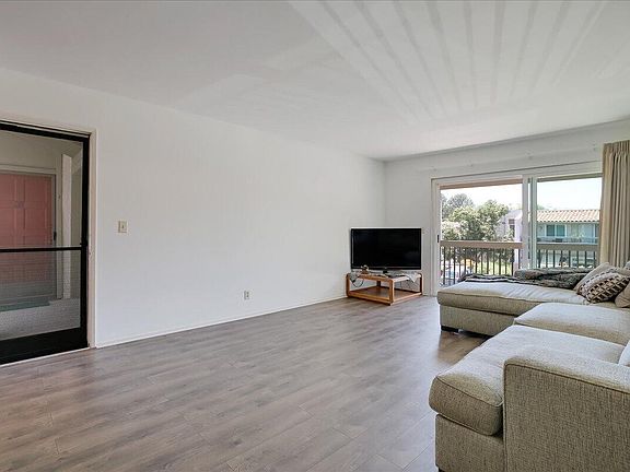 2nd image of 47 Dearborn Pl APT 26