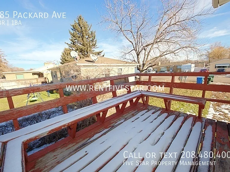 385 Packard Ave — Photo 11