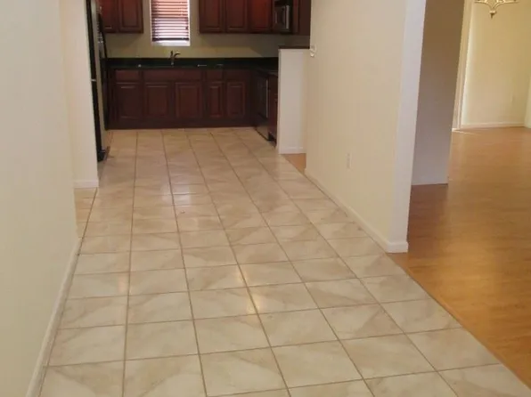 614 Seitz Ct, Junction City, KS 66441