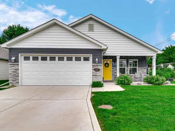 122 Emerald Dr, Porter, IN 46304
