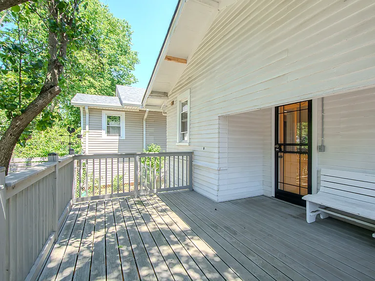 1613 Edgeland Ave — Photo 21