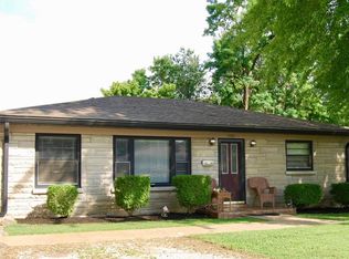 7703 Burr Ln, Louisville, KY 40214