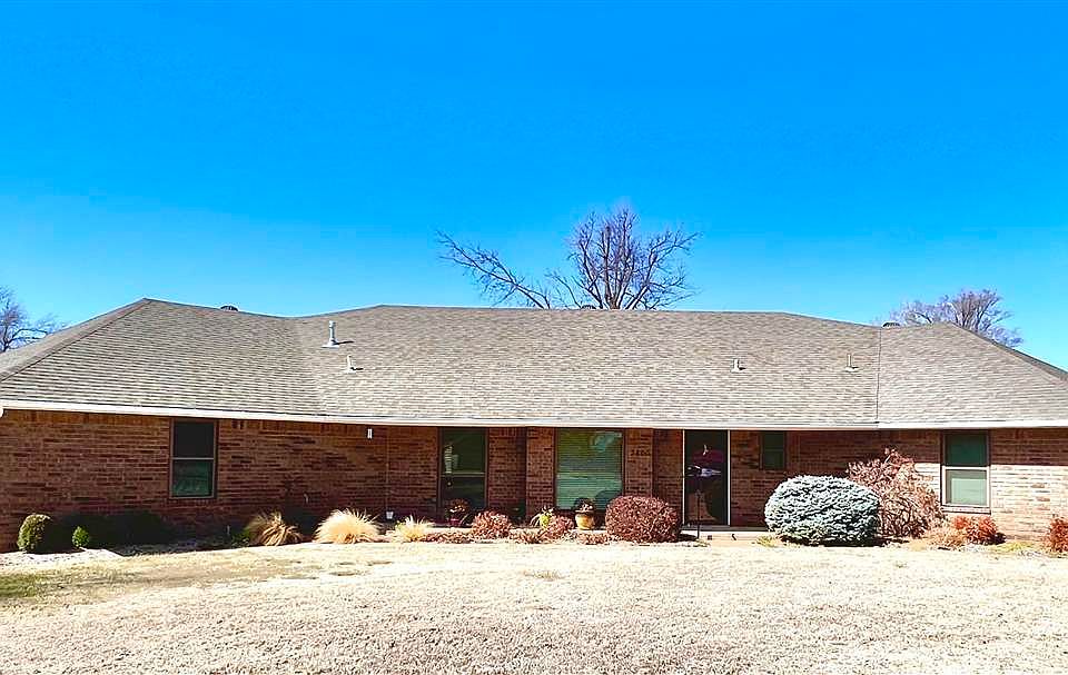 1st image of 2800 Field Crest Dr