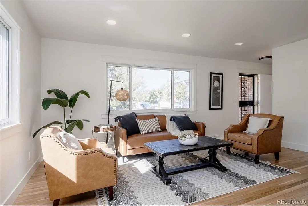 5 bed, 2358 sqft, $3,600 — Photo 4