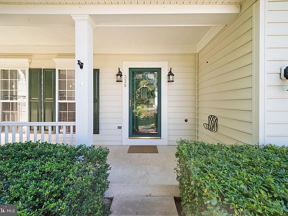 5th image of 338 Singleton Cir