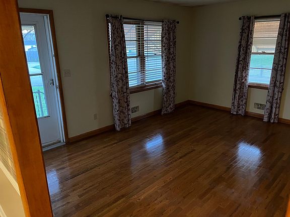 3rd image of 813 NW B St