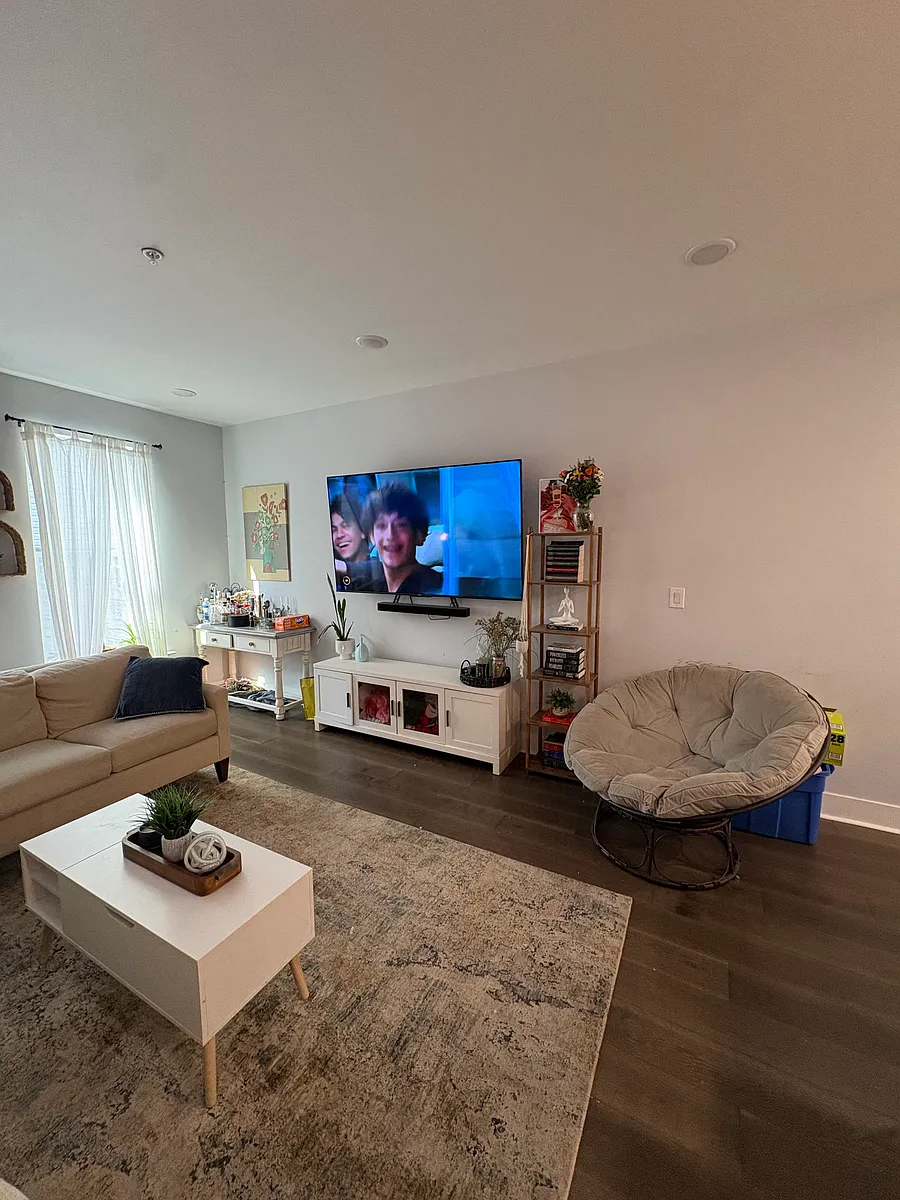 Building Photo - 402 W Berks St #1