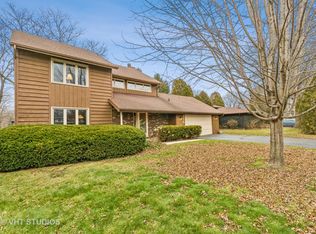 350 Belle Plaine Ave, Gurnee, IL 60031