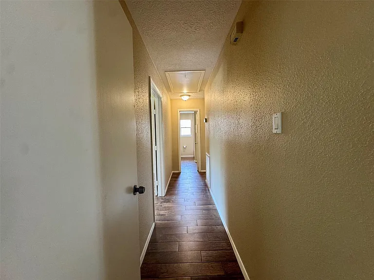 9831 Shell Rock Rd — Photo 18