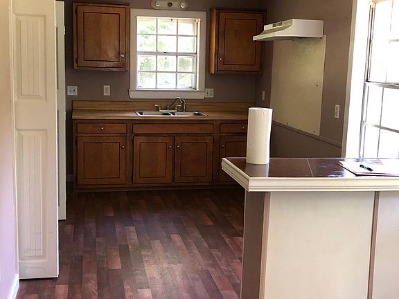 5th image of 140 Lenda Ln