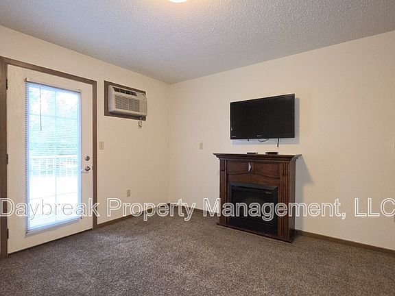 3rd image of 303 16th St S #1
