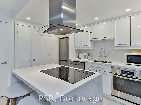5th image of 8 York St #1403