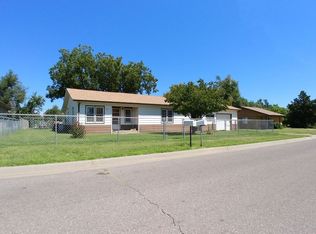 212 E Cherry Ave, Woodward, OK 73801