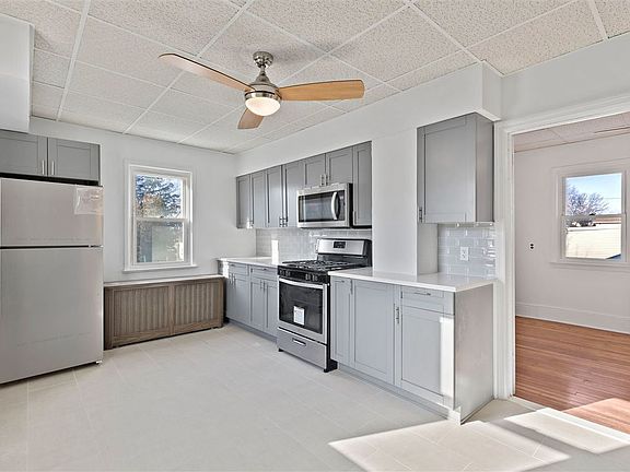 2nd image of 127 Centre Ave Floor 2