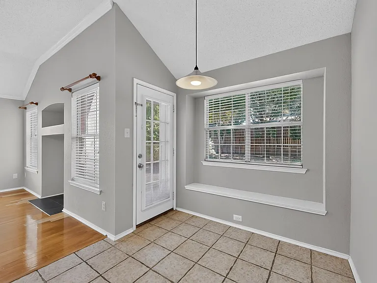 2312 London Dr — Photo 14