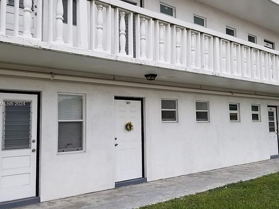2nd image of 604 NE 2nd St APT 121