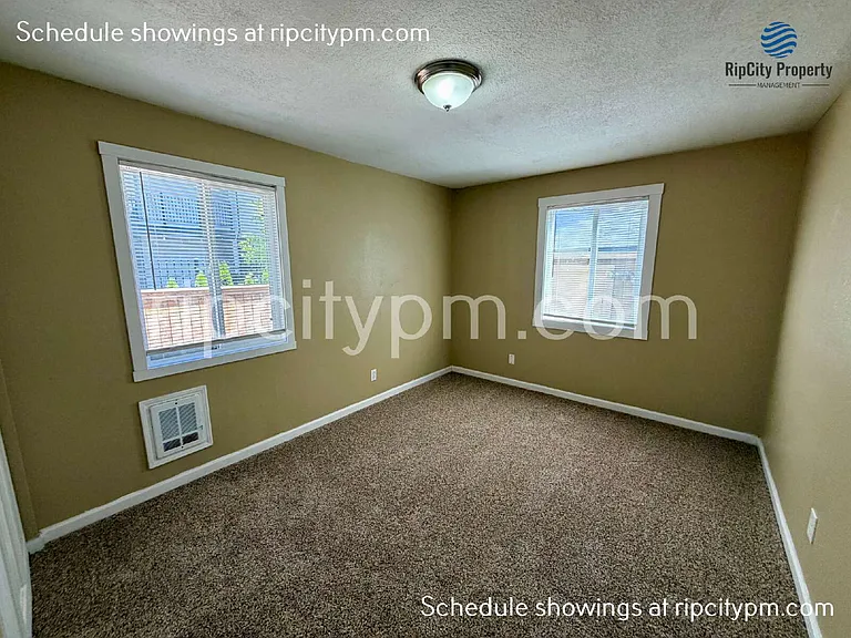 17500 E Burnside St — Photo 12