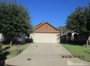 808 Claycourt Cir, Fort Worth, TX 76120