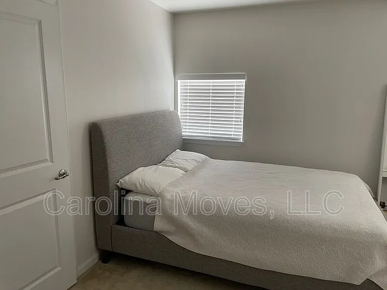 204 Barbours Ln — Photo 16