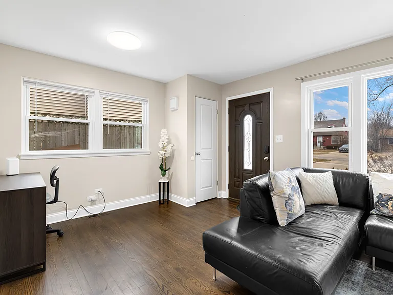 424 W Avery St — Photo 8