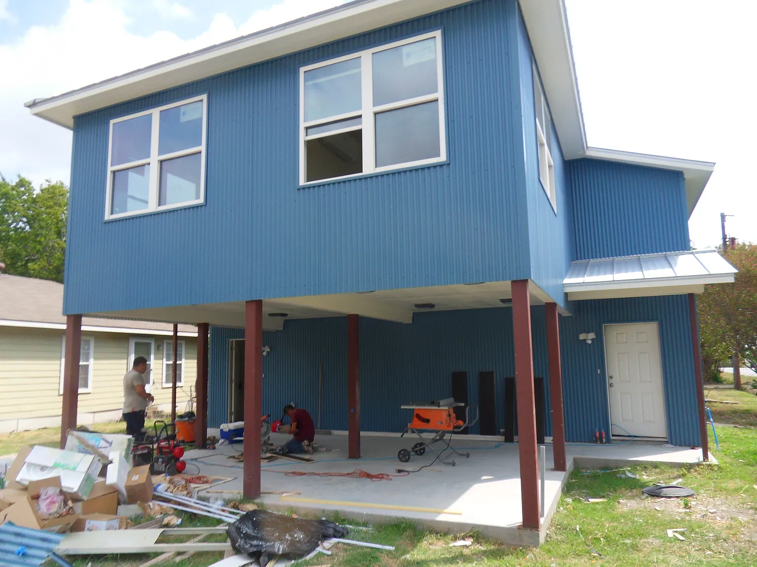 2 bed, 750 sqft, $999 — Photo 1