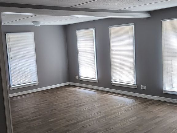 5th image of 1537 Poe Rd