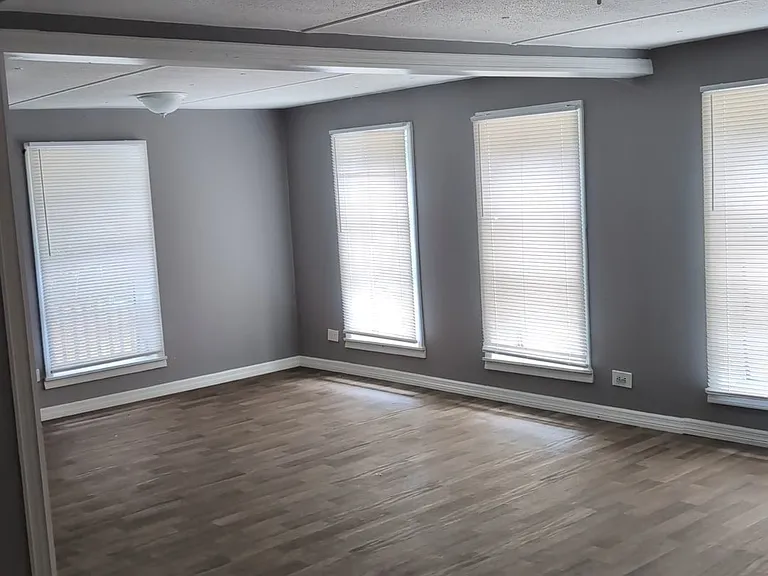 1537 Poe Rd — Photo 5