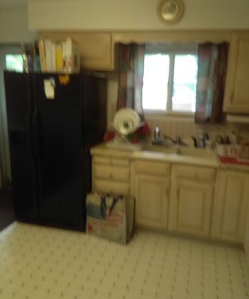 5th image of 541 Anita St