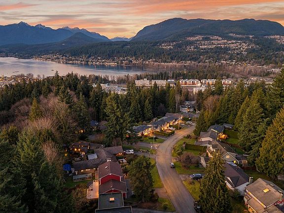 3rd image of 1838 Harbour Dr